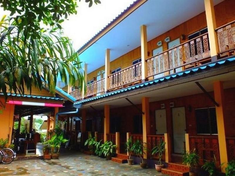 Tamarind Guesthouse Kanchanaburi City Exterior photo