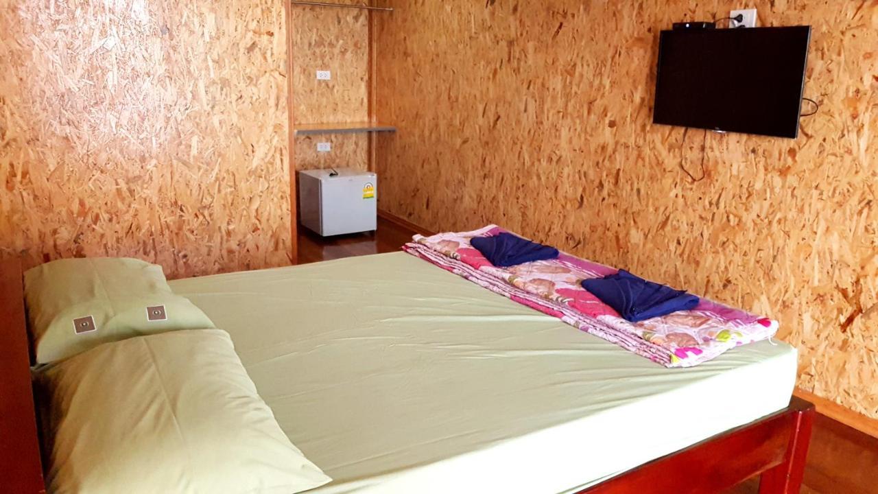 Tamarind Guesthouse Kanchanaburi City Exterior photo