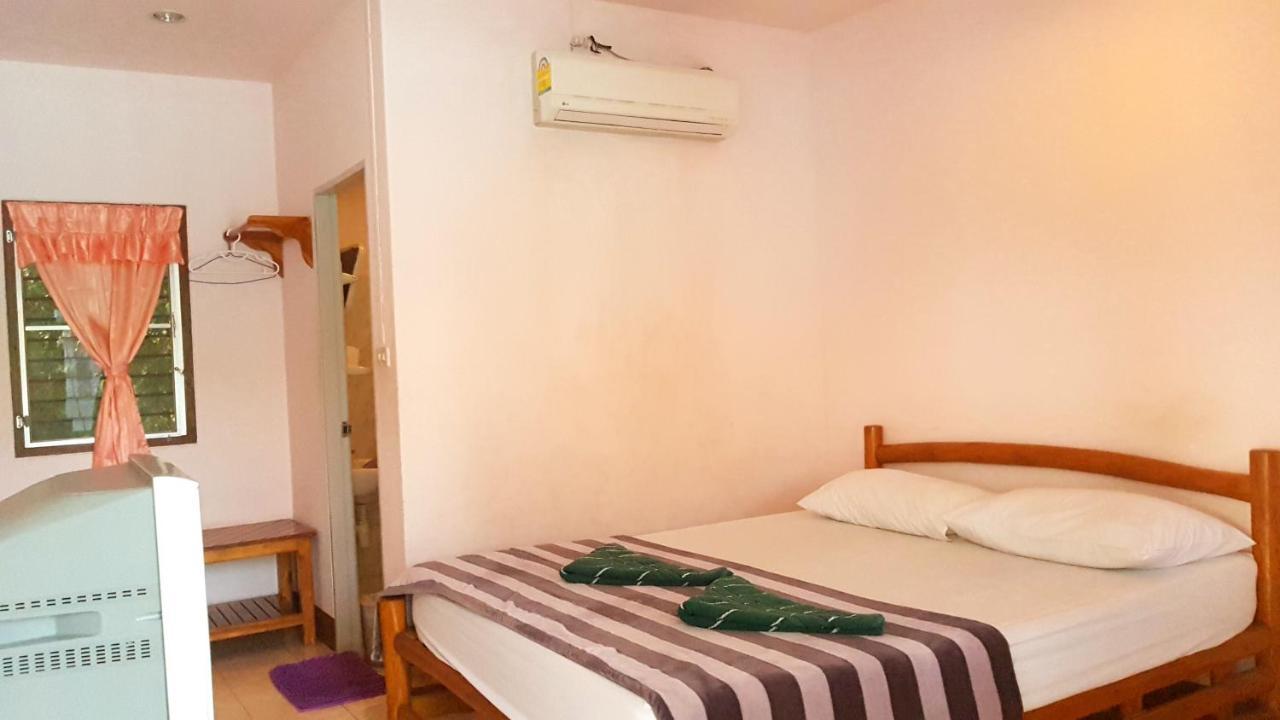 Tamarind Guesthouse Kanchanaburi City Exterior photo