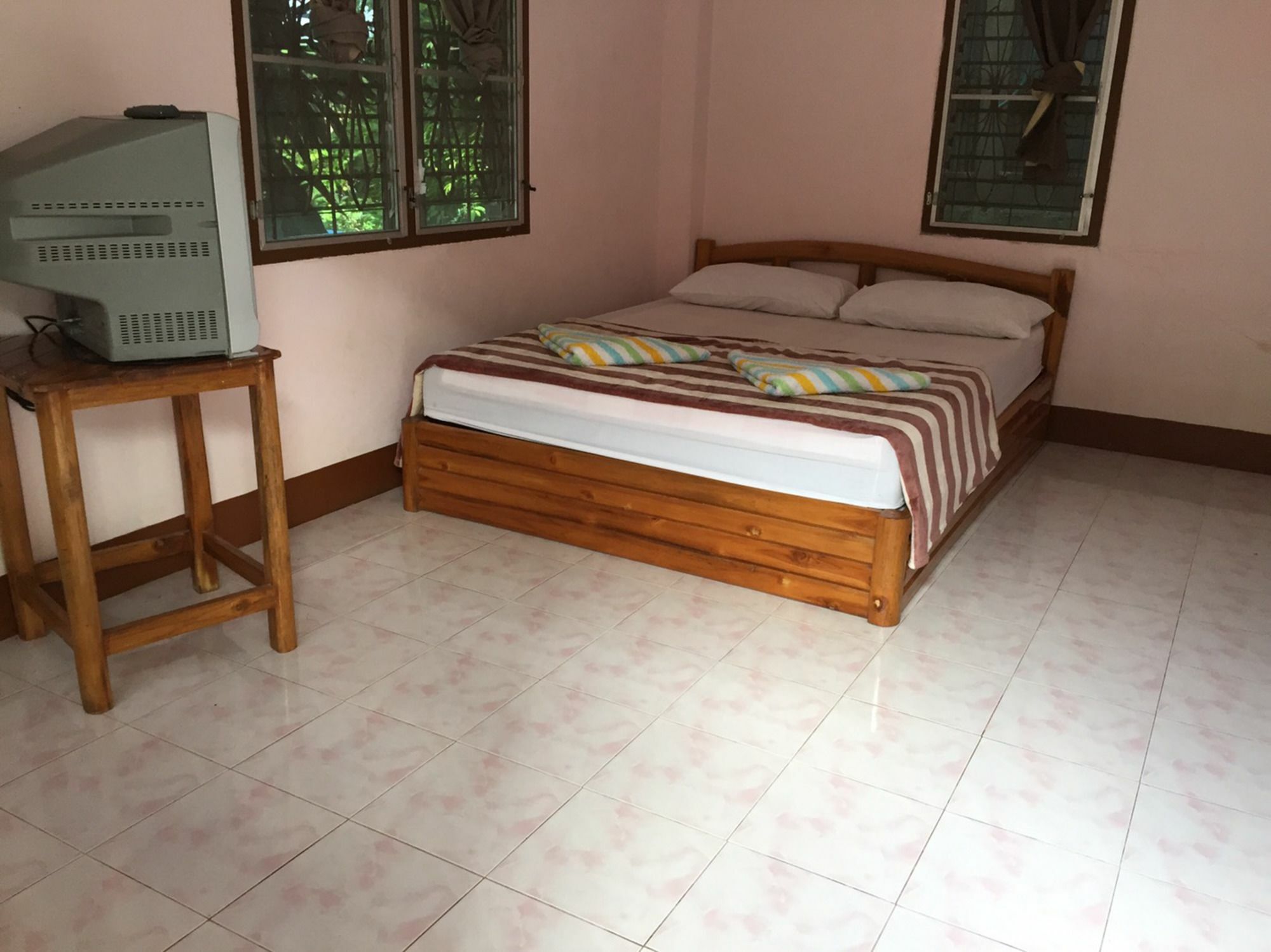 Tamarind Guesthouse Kanchanaburi City Exterior photo